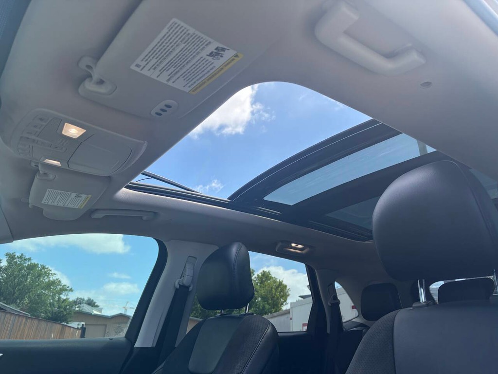 Ford Edge Vehicle Full-screen Gallery Image 30