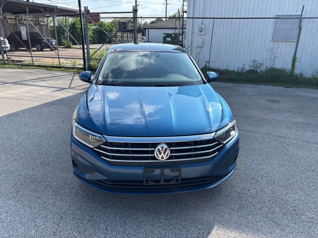 Volkswagen Jetta Vehicle Full-screen Gallery Image 02