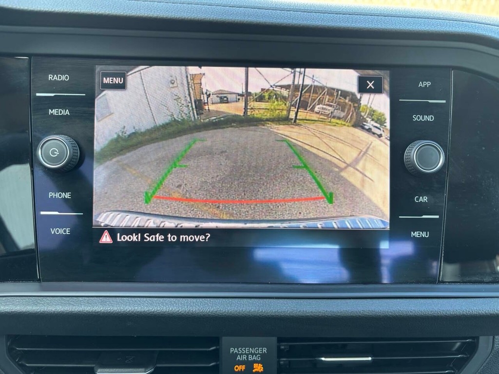 Volkswagen Jetta Vehicle Full-screen Gallery Image 20