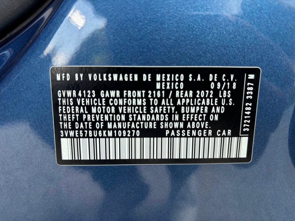 Volkswagen Jetta Vehicle Full-screen Gallery Image 30