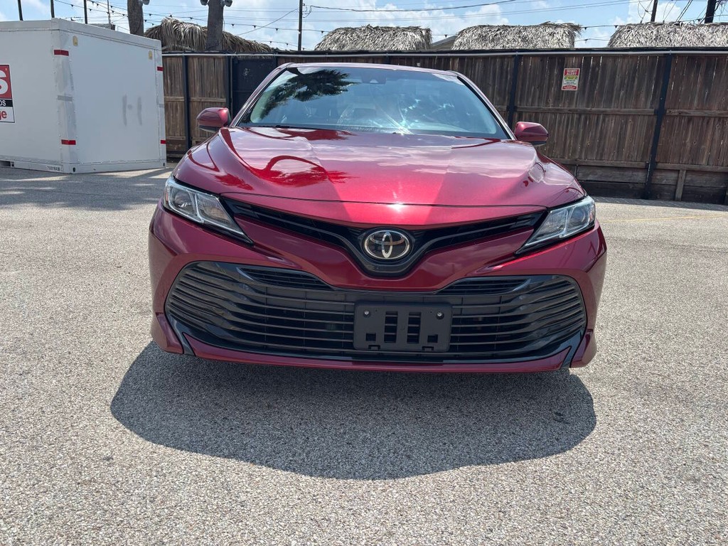 Toyota Camry Vehicle Full-screen Gallery Image 02
