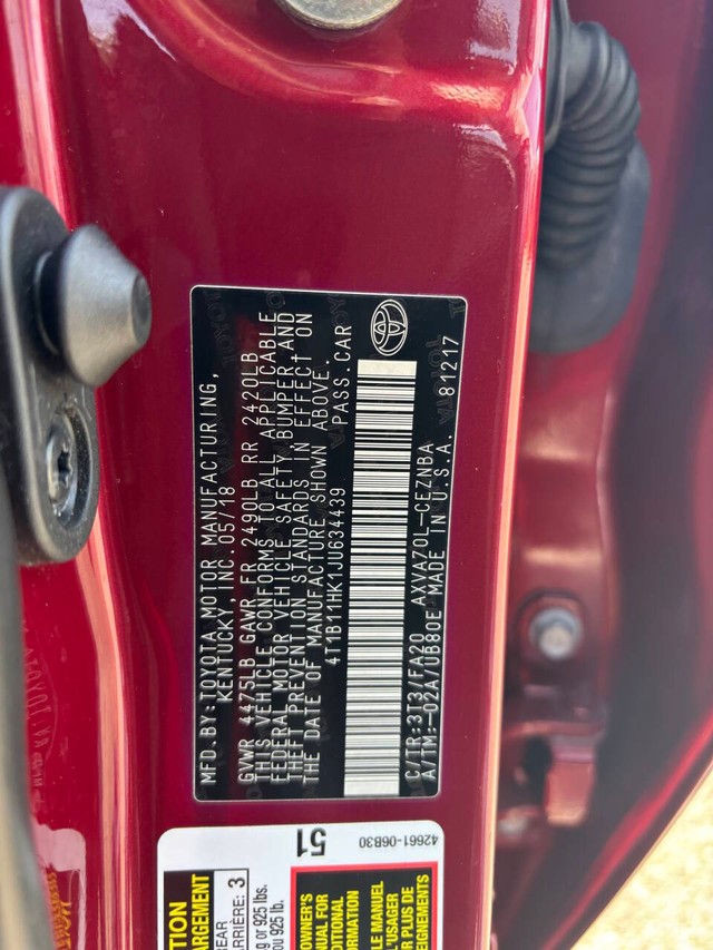 Toyota Camry Vehicle Full-screen Gallery Image 29