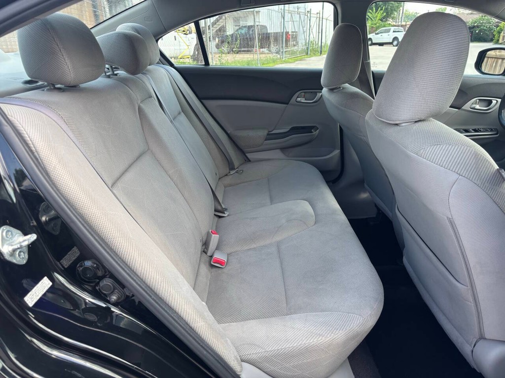Honda Civic Sedan Vehicle Full-screen Gallery Image 15