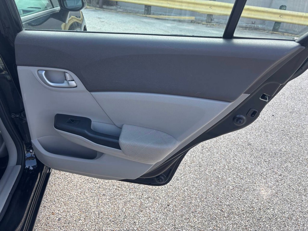 Honda Civic Sedan Vehicle Full-screen Gallery Image 16