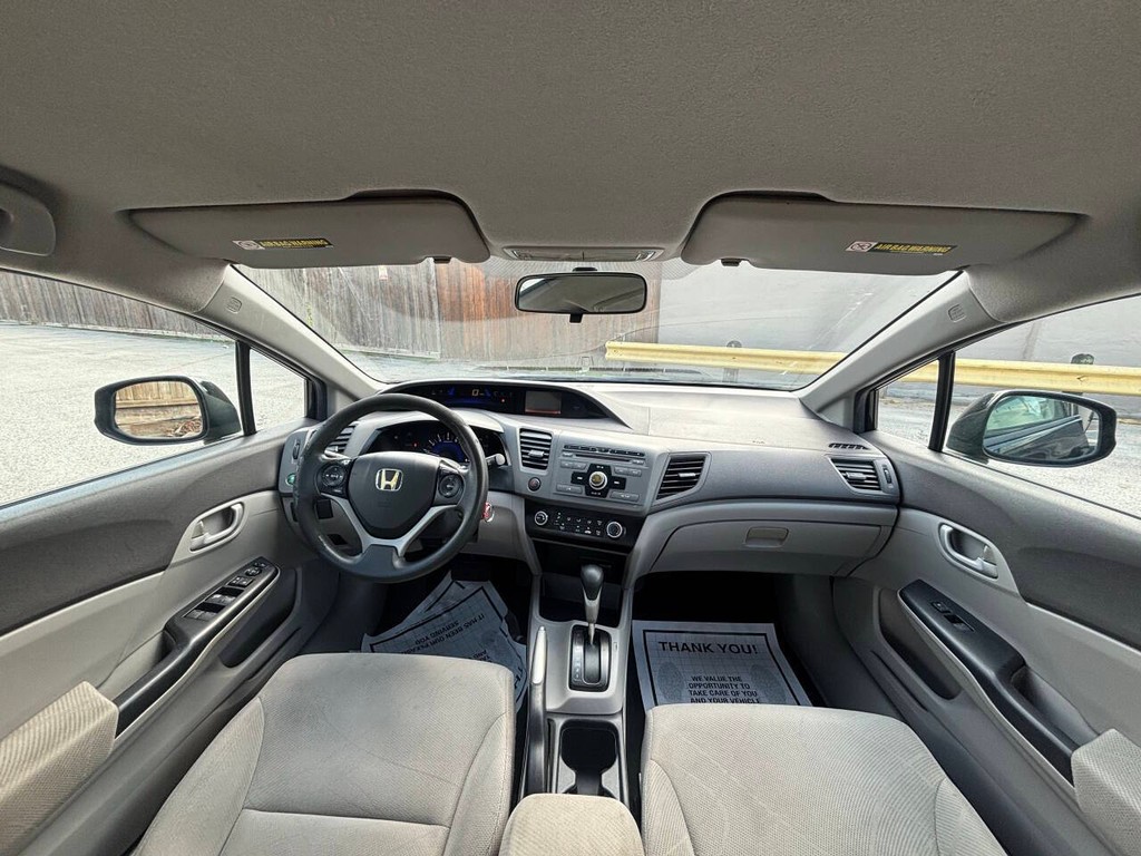 Honda Civic Sedan Vehicle Full-screen Gallery Image 17