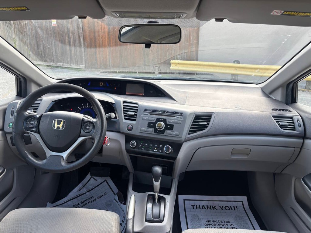 Honda Civic Sedan Vehicle Full-screen Gallery Image 18