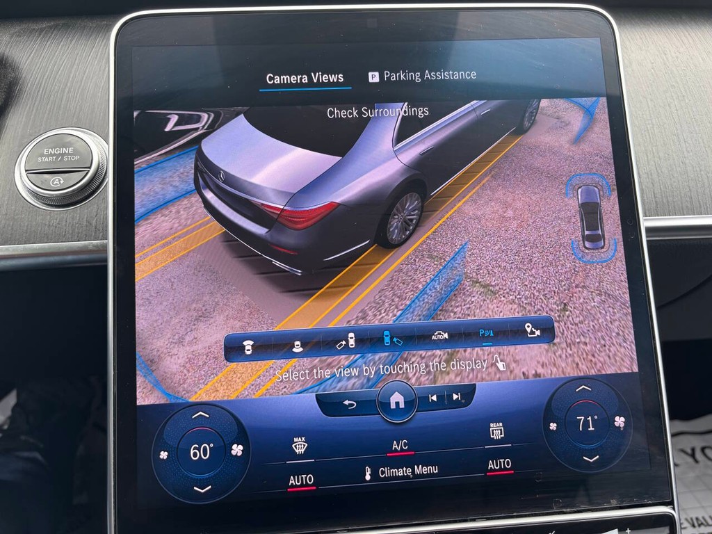 Mercedes-Benz S-Class Vehicle Full-screen Gallery Image 22