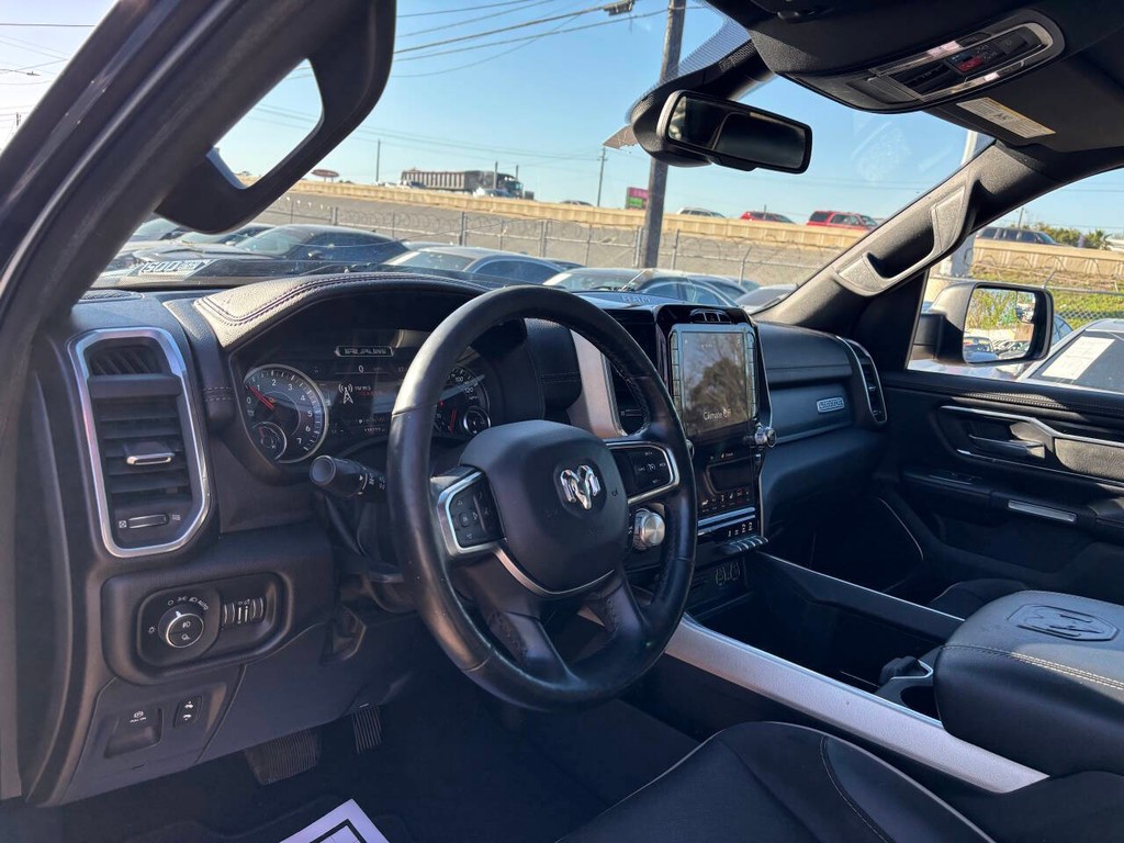Ram 1500 Vehicle Full-screen Gallery Image 08