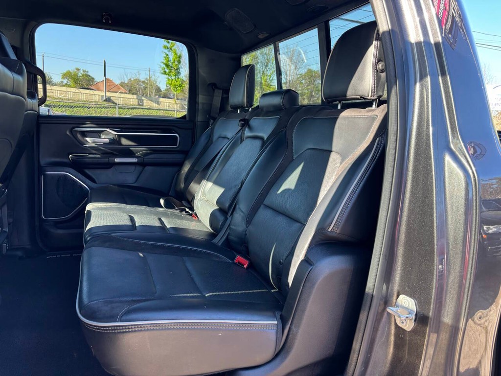 Ram 1500 Vehicle Full-screen Gallery Image 14