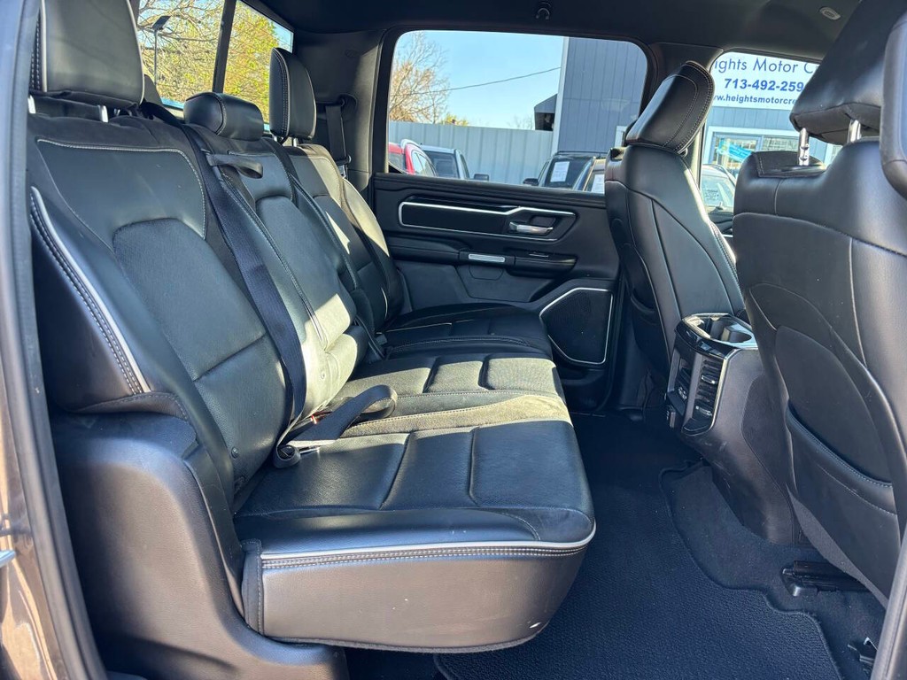 Ram 1500 Vehicle Full-screen Gallery Image 16