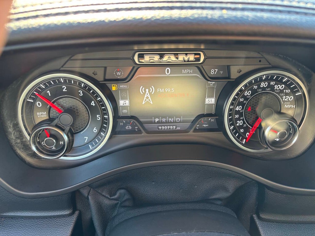 Ram 1500 Vehicle Full-screen Gallery Image 27