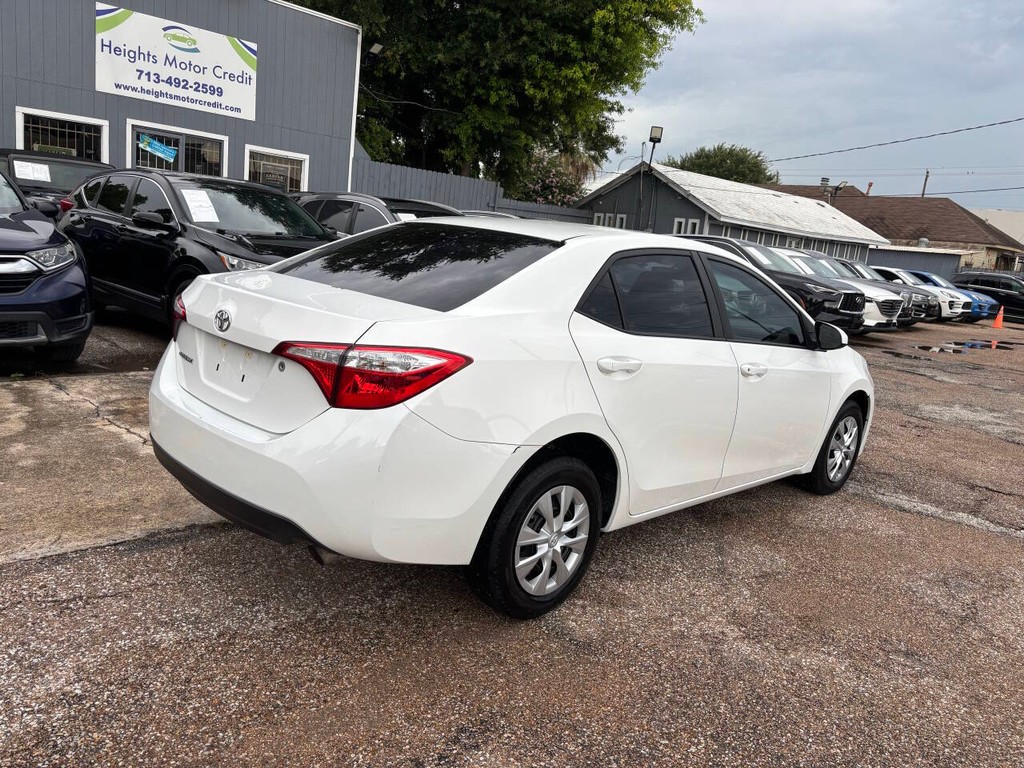 Toyota Corolla Vehicle Full-screen Gallery Image 06