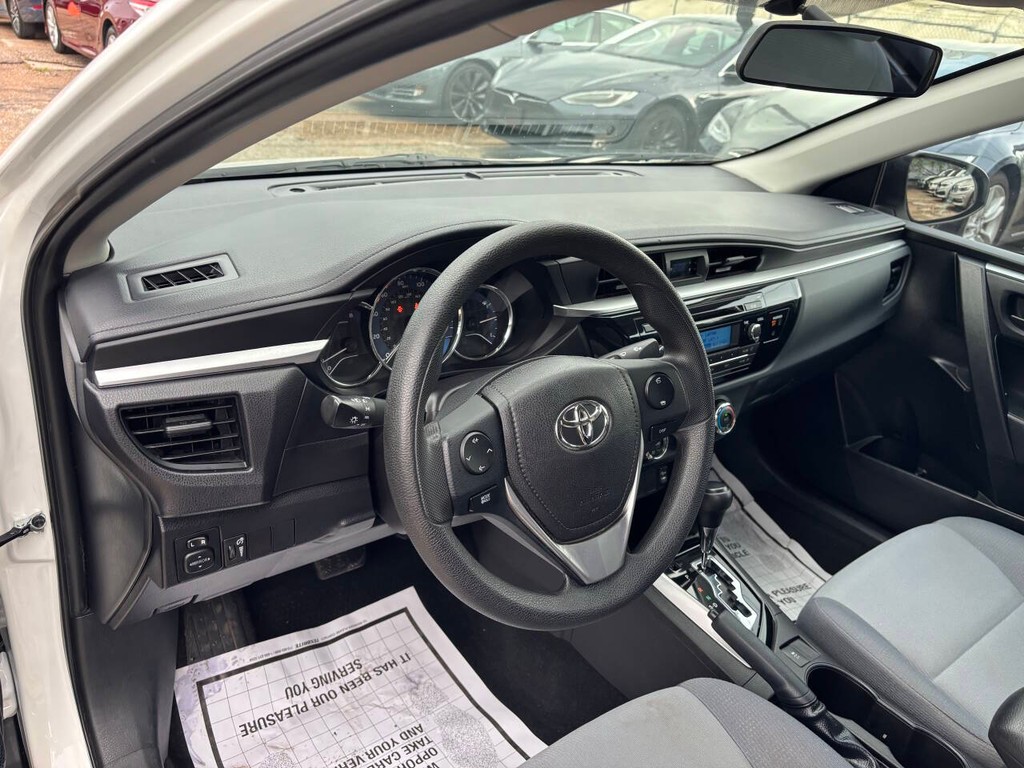 Toyota Corolla Vehicle Full-screen Gallery Image 07