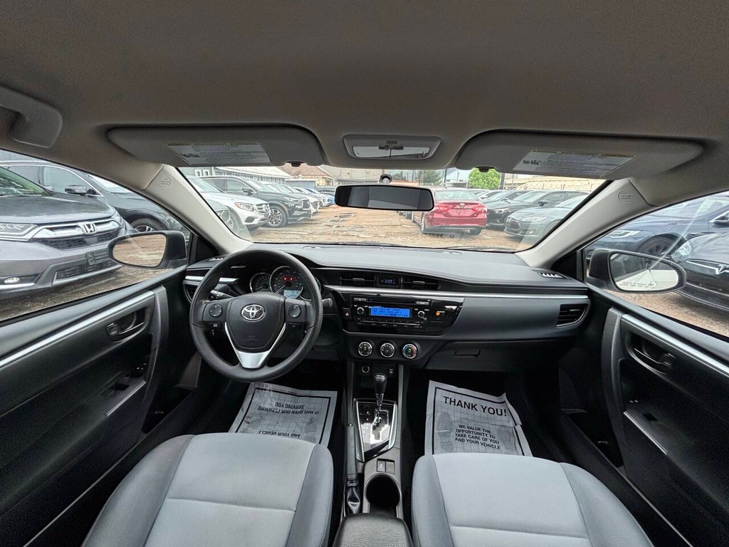 Toyota Corolla Vehicle Full-screen Gallery Image 17