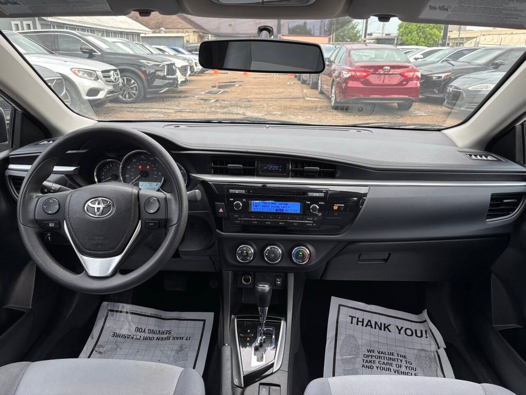 Toyota Corolla Vehicle Full-screen Gallery Image 18