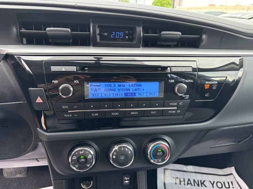 Toyota Corolla Vehicle Full-screen Gallery Image 19