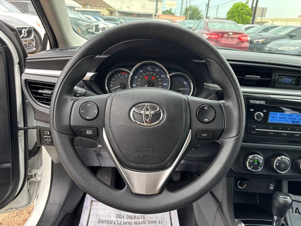 Toyota Corolla Vehicle Full-screen Gallery Image 21