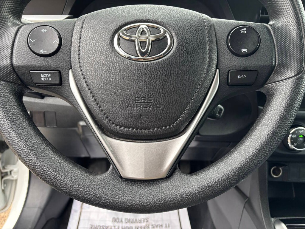 Toyota Corolla Vehicle Full-screen Gallery Image 22