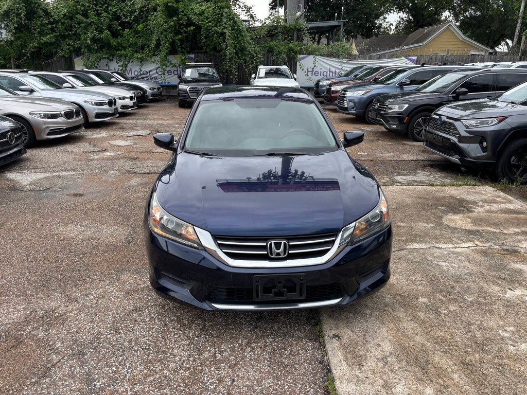 Honda Accord Sedan Vehicle Full-screen Gallery Image 03