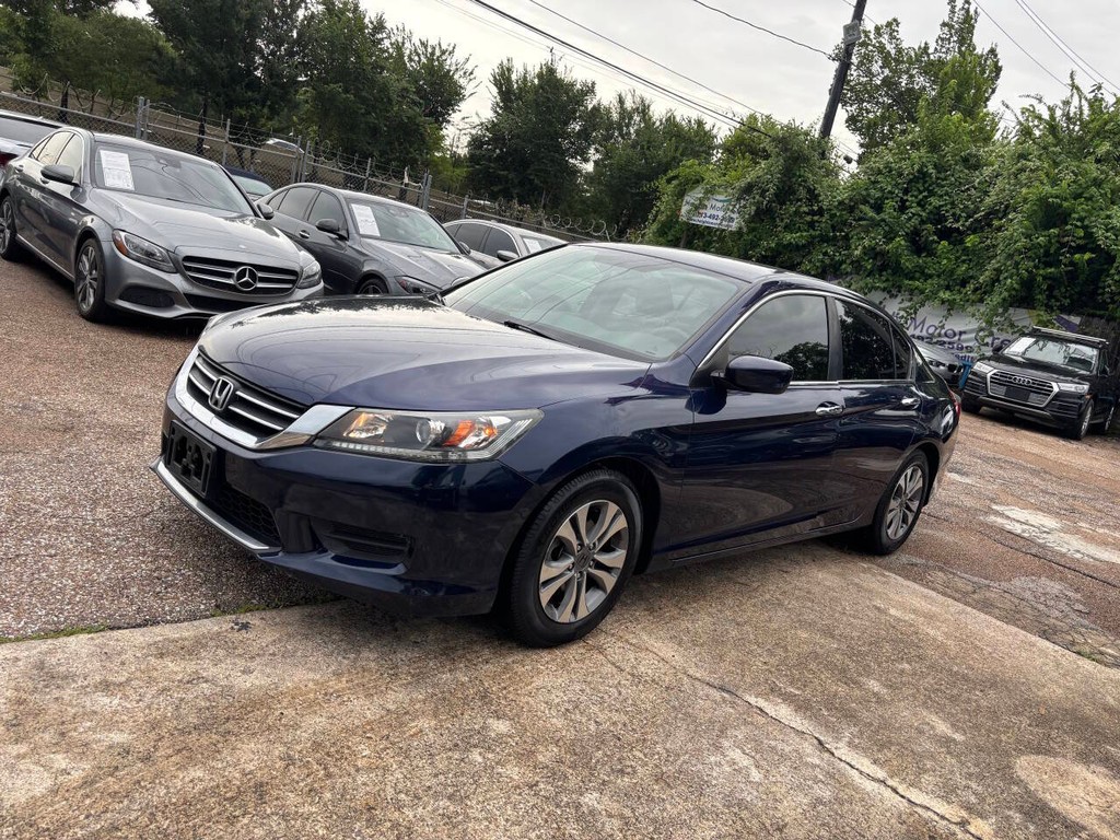Honda Accord Sedan Vehicle Full-screen Gallery Image 04