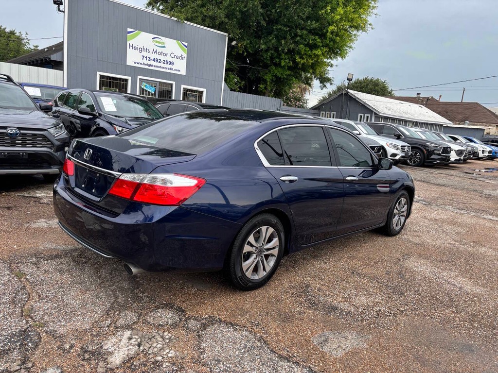 Honda Accord Sedan Vehicle Full-screen Gallery Image 07