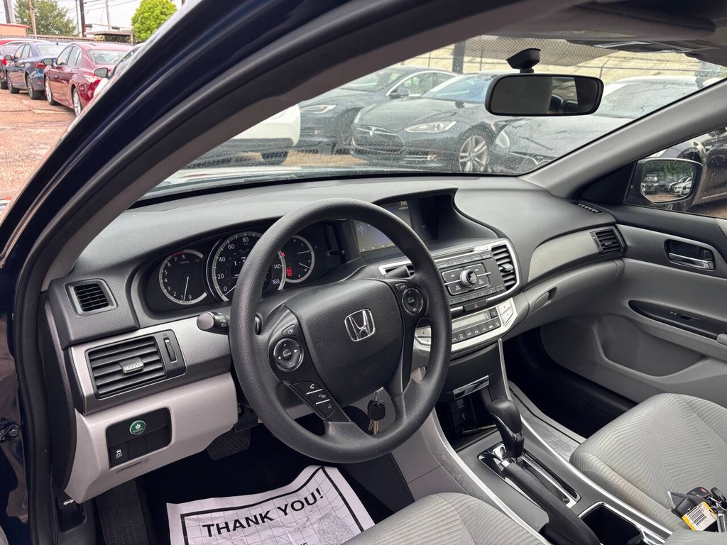 Honda Accord Sedan Vehicle Full-screen Gallery Image 08