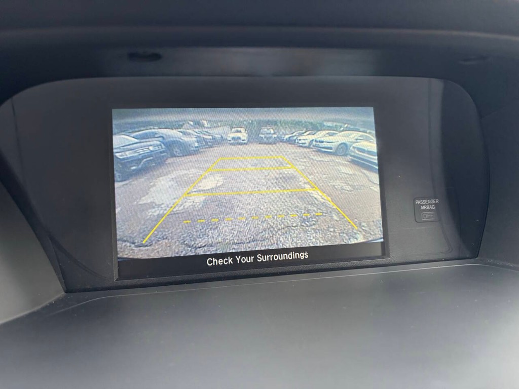Honda Accord Sedan Vehicle Full-screen Gallery Image 21