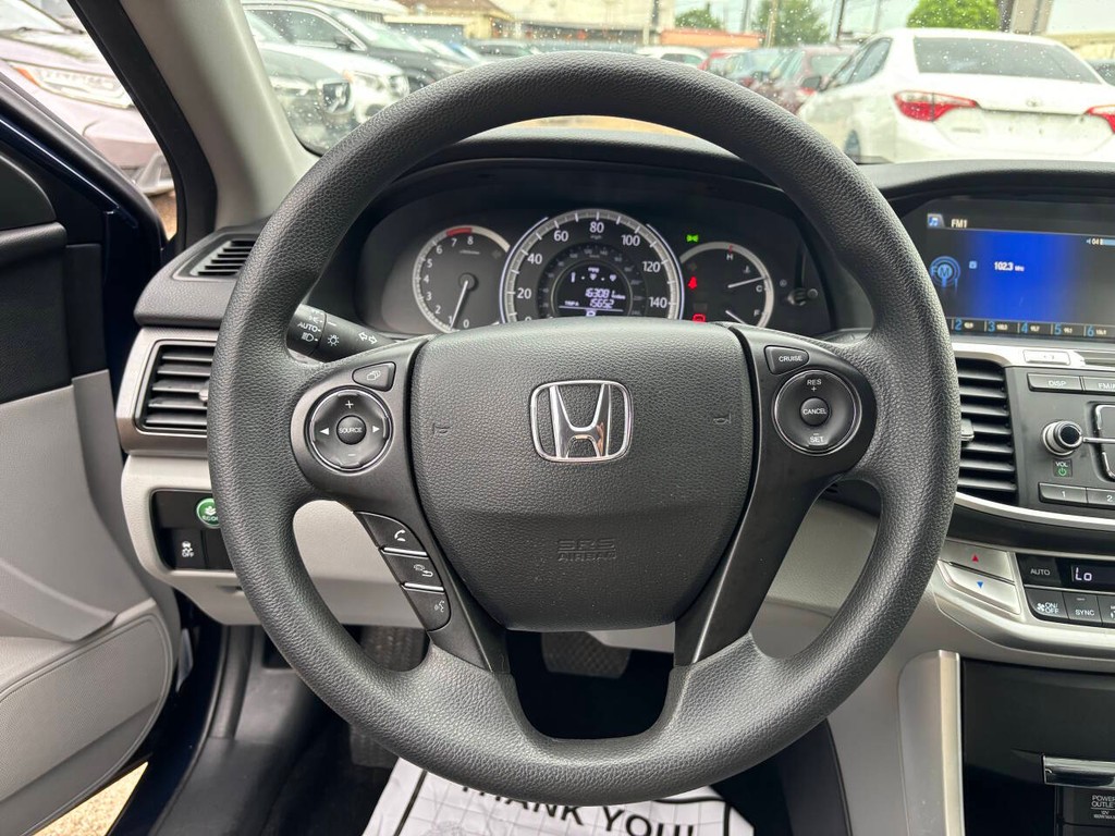 Honda Accord Sedan Vehicle Full-screen Gallery Image 23