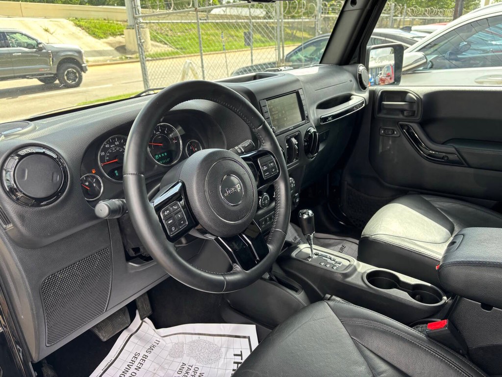 Jeep Wrangler Unlimited Vehicle Full-screen Gallery Image 08