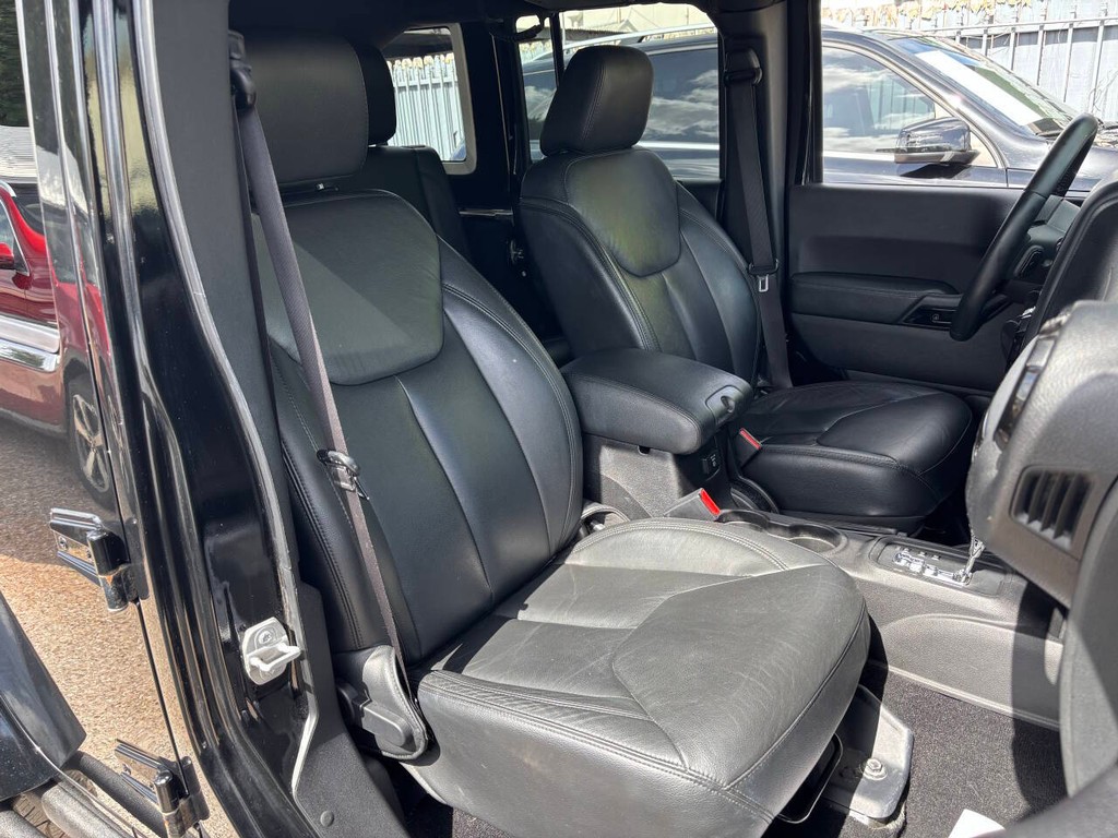 Jeep Wrangler Unlimited Vehicle Full-screen Gallery Image 12