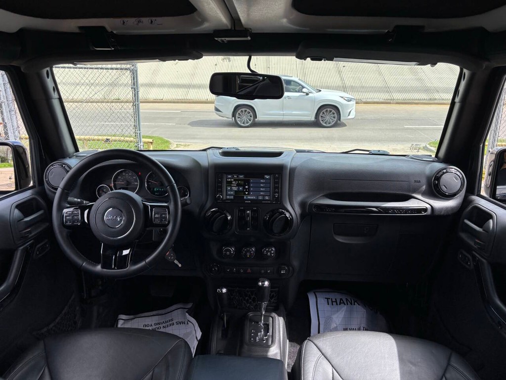 Jeep Wrangler Unlimited Vehicle Full-screen Gallery Image 19