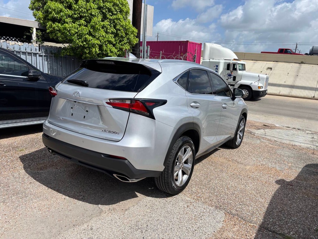 Lexus NX Vehicle Full-screen Gallery Image 07