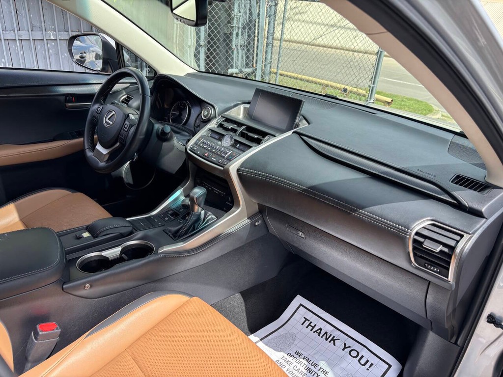 Lexus NX Vehicle Full-screen Gallery Image 11