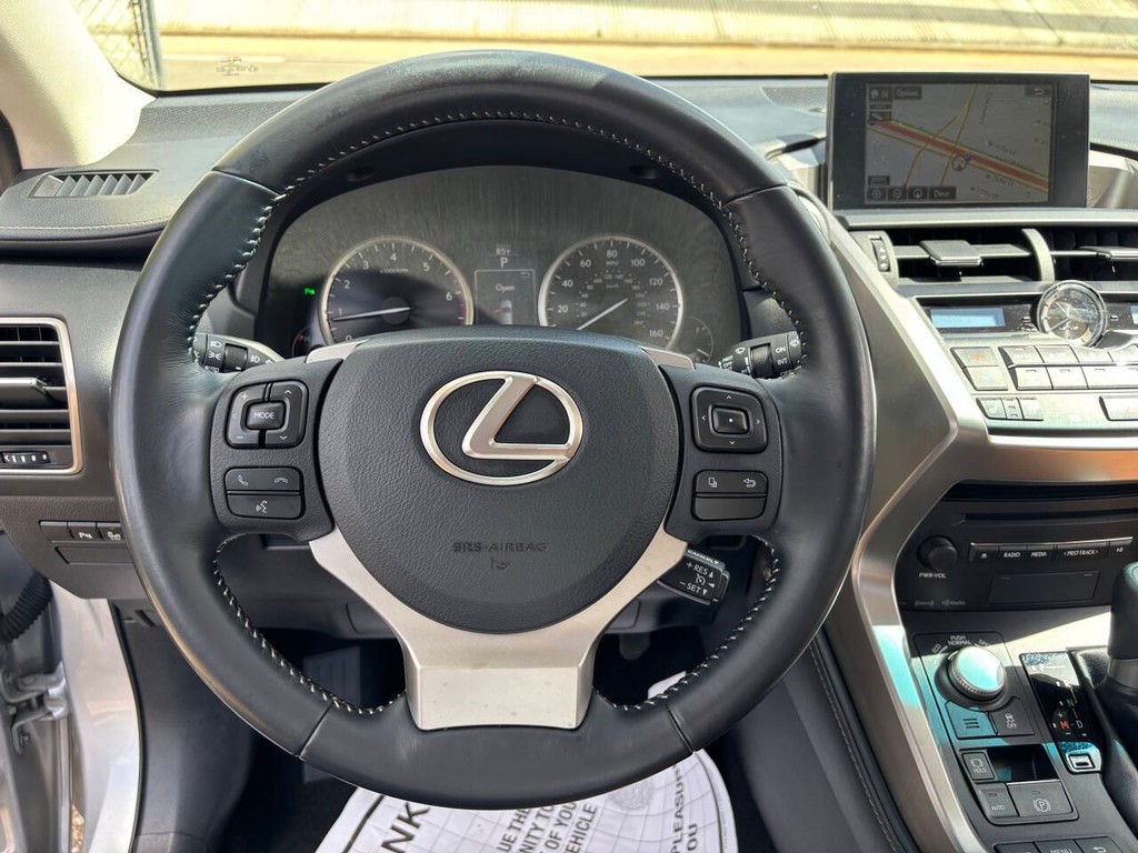 Lexus NX Vehicle Full-screen Gallery Image 24