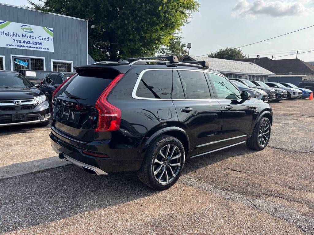 Volvo XC90 Vehicle Full-screen Gallery Image 07