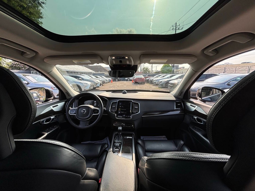 Volvo XC90 Vehicle Full-screen Gallery Image 20
