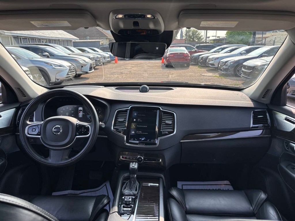 Volvo XC90 Vehicle Full-screen Gallery Image 21