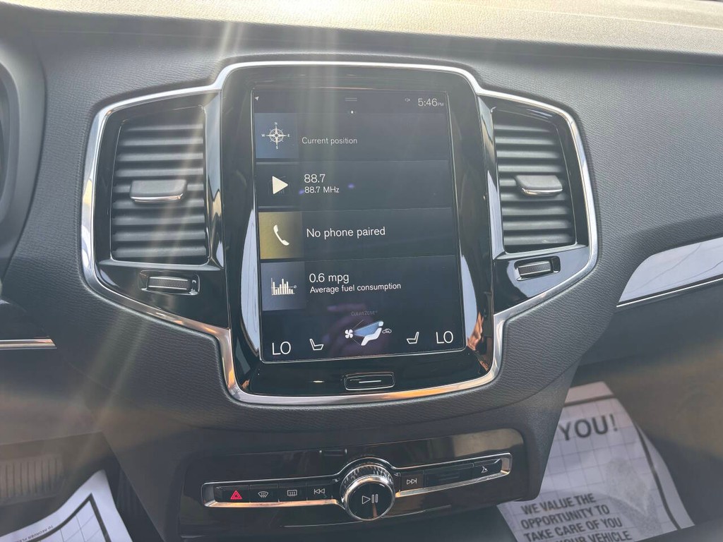 Volvo XC90 Vehicle Full-screen Gallery Image 22