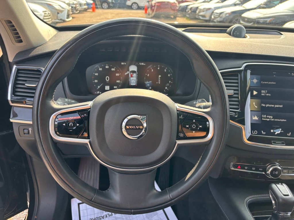 Volvo XC90 Vehicle Full-screen Gallery Image 25