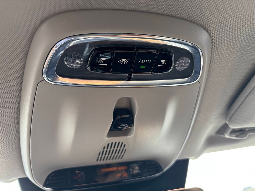 Volvo XC90 Vehicle Full-screen Gallery Image 28