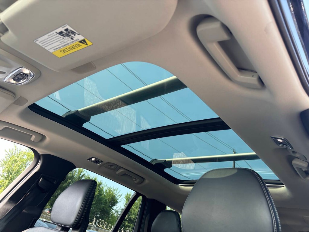 Volvo XC90 Vehicle Full-screen Gallery Image 29