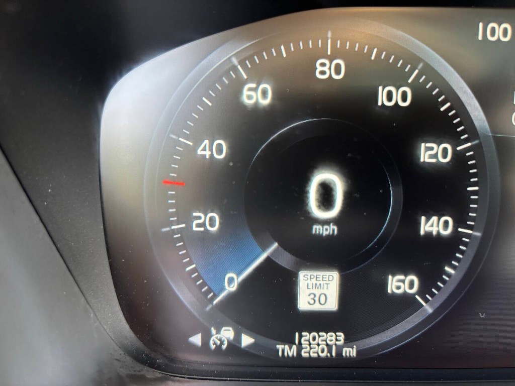 Volvo XC90 Vehicle Full-screen Gallery Image 31