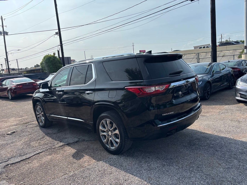 Chevrolet Traverse Vehicle Full-screen Gallery Image 05