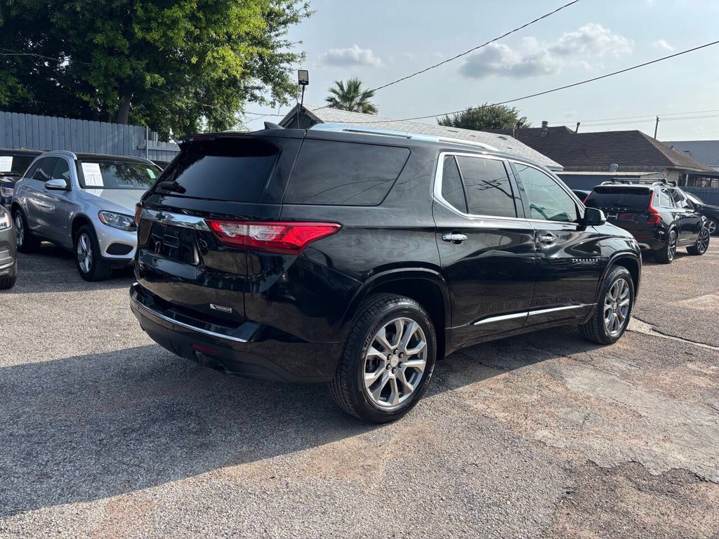 Chevrolet Traverse Vehicle Full-screen Gallery Image 07