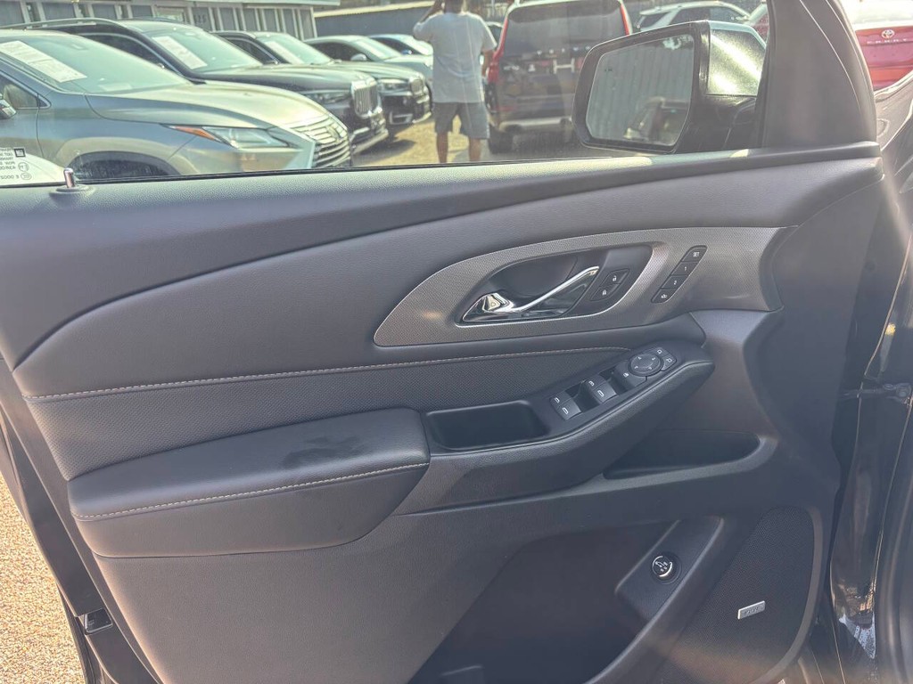 Chevrolet Traverse Vehicle Full-screen Gallery Image 10