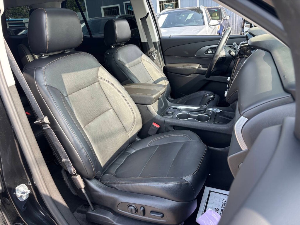 Chevrolet Traverse Vehicle Full-screen Gallery Image 12