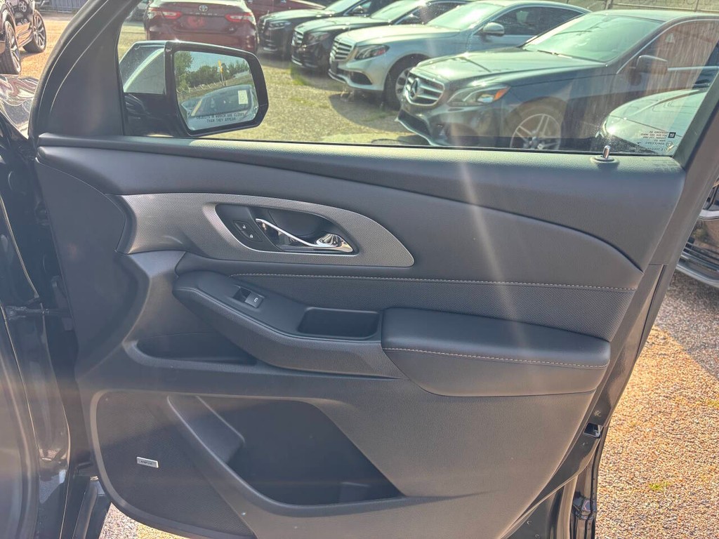 Chevrolet Traverse Vehicle Full-screen Gallery Image 13