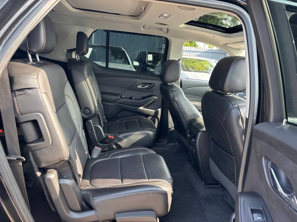 Chevrolet Traverse Vehicle Full-screen Gallery Image 16