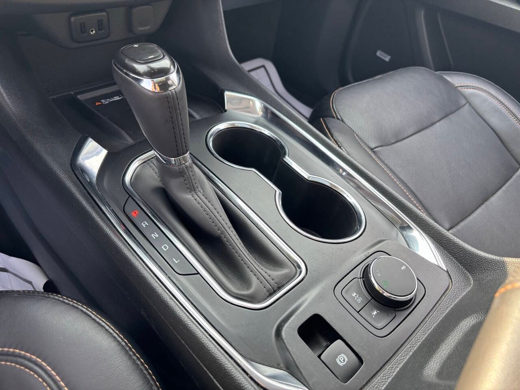 Chevrolet Traverse Vehicle Full-screen Gallery Image 24