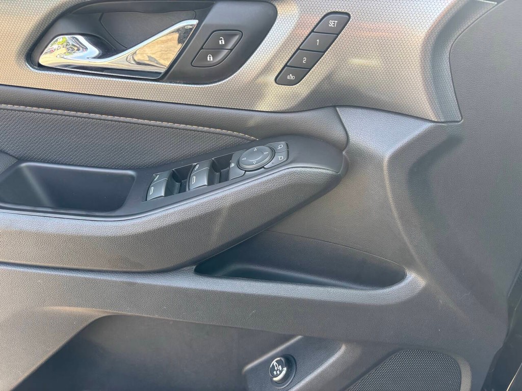 Chevrolet Traverse Vehicle Full-screen Gallery Image 27